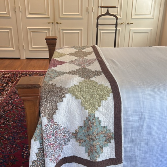Quilt Patchwork King Bedspread in Cream Brown Green Red Vintage Family Estate - Picture 2 of 10